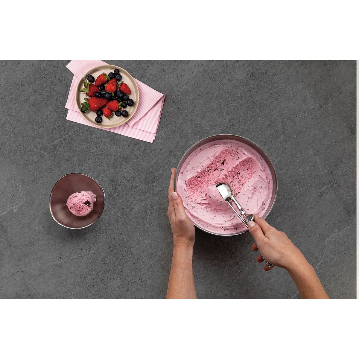 Cuchara para helado Marffim de acero inoxidable con extractor Tramontina -  Tramontina Store